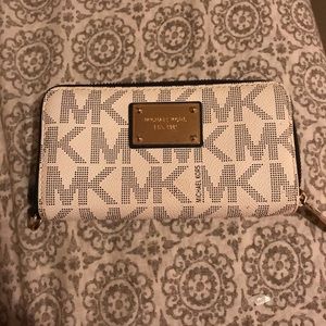 Micheal Kors wallet